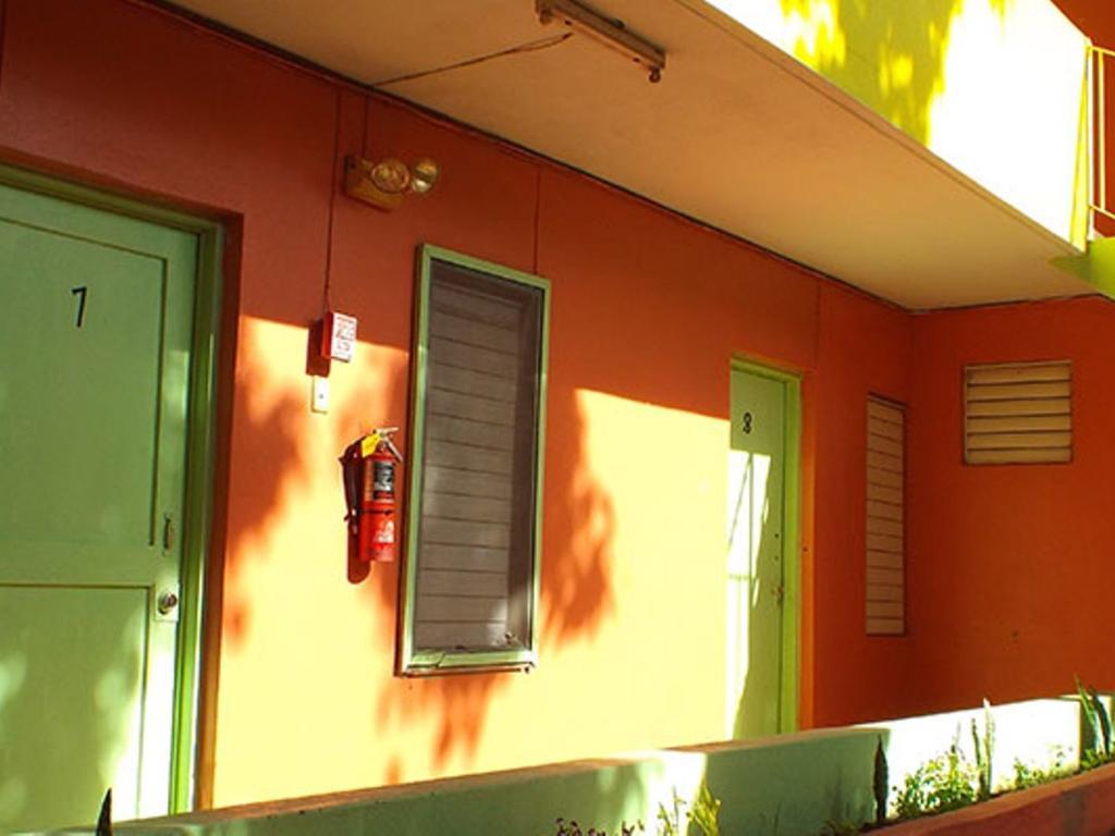 Tropical Court Inn New Kingston Exterior photo