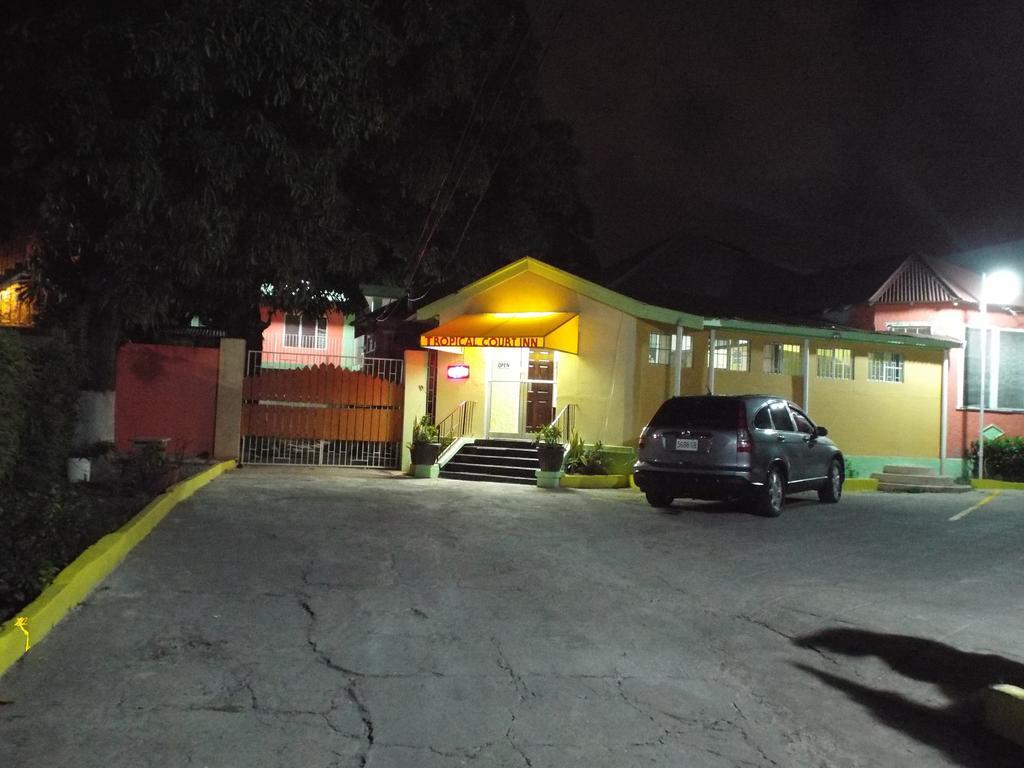 Tropical Court Inn New Kingston Exterior photo