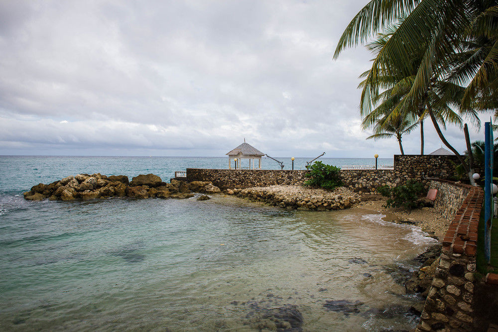 Tropical Court Inn New Kingston Exterior photo