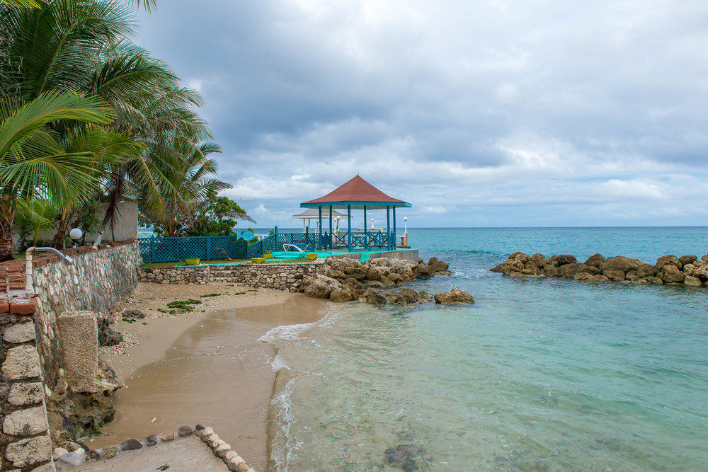 Tropical Court Inn New Kingston Exterior photo