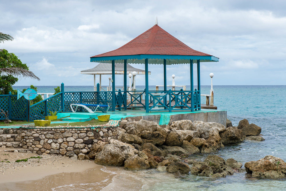 Tropical Court Inn New Kingston Exterior photo